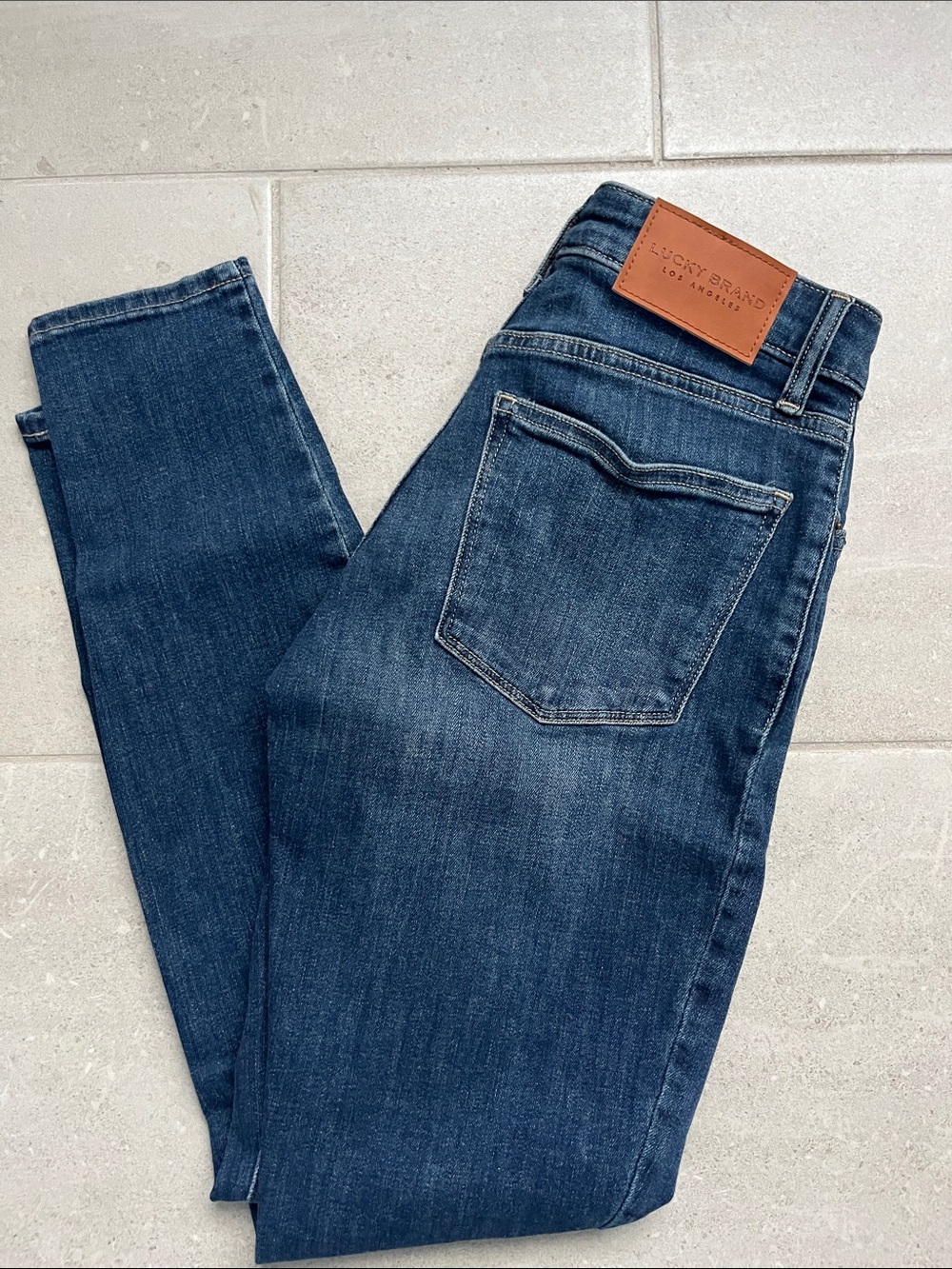 NWOT Lucky Brand Women’s Slim Jeans